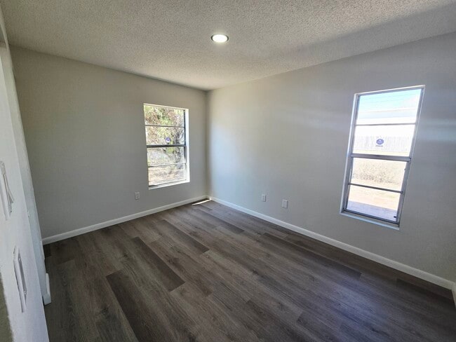 Building Photo - 843 42nd St S