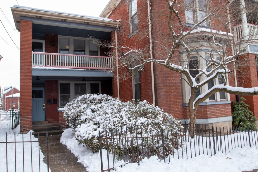 Building Photo - 226 45th St