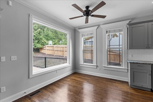 Building Photo - Move-In Ready Luxury in Island Point Estates