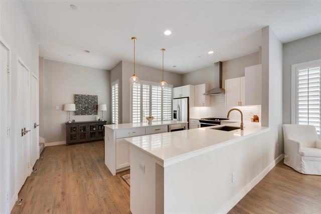 Building Photo - 2107 Bennett Ave