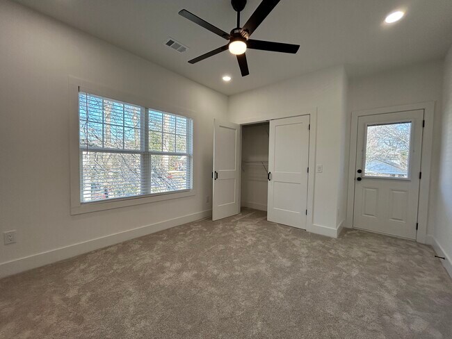 Building Photo - 73 Whitefoord Ave SE