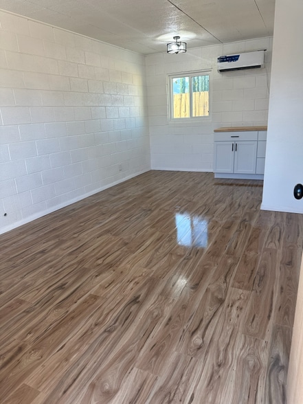 Building Photo - 800 Adams Ave