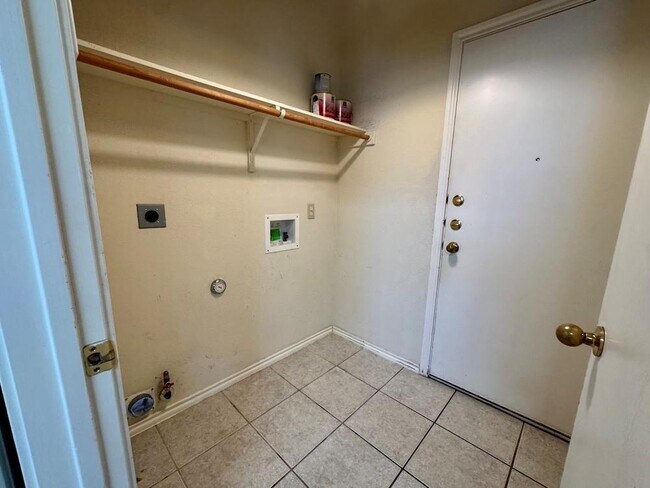 Building Photo - 137 Firewheel Cove