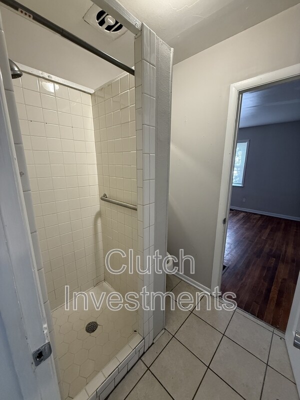 Building Photo - 4112 Truman Ave
