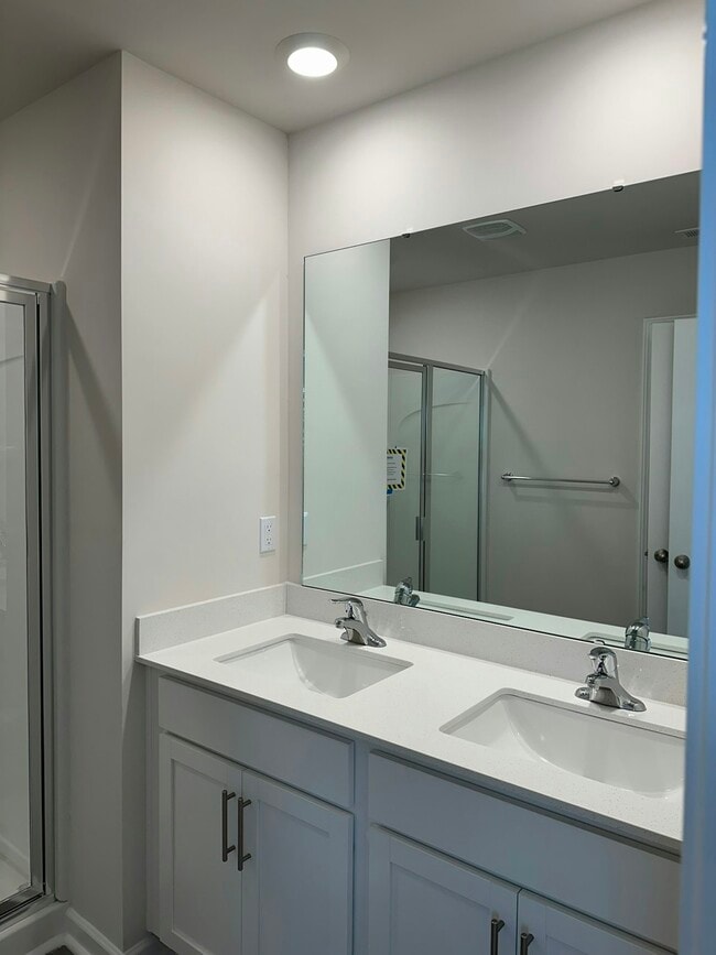 Building Photo - 4101 Laurel Rdg Dr