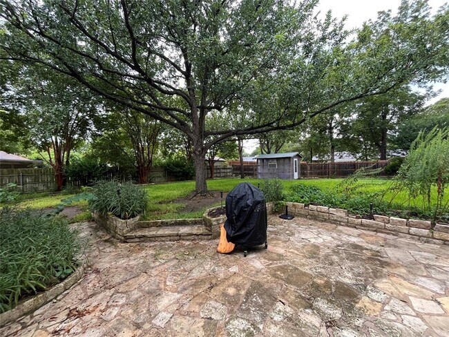 Building Photo - 13406 Briar Hollow Dr