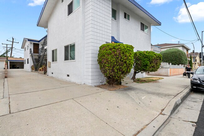 Building Photo - 4317 W 120th St