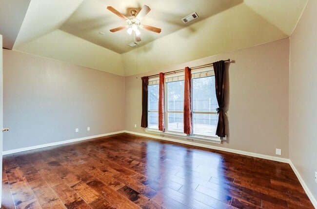 Building Photo - 5310 Lafayette Dr