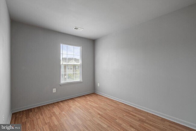 Building Photo - 1026 Longview Ln