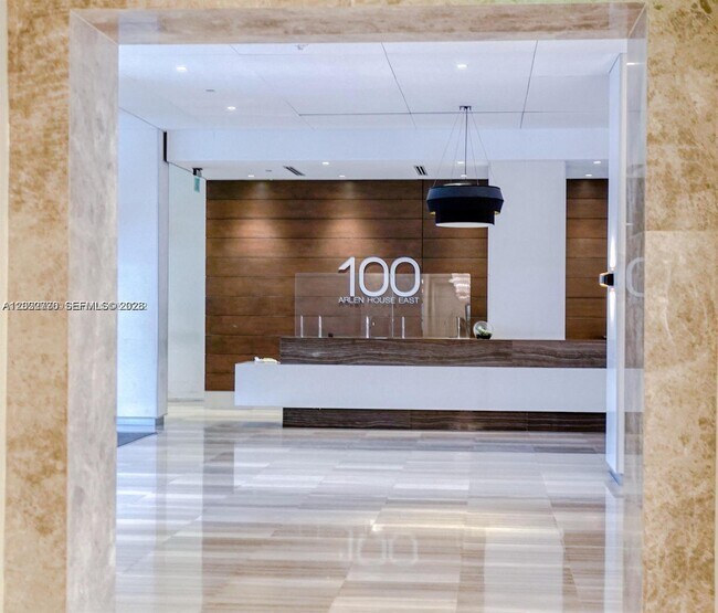 Building Photo - 100 Bayview Dr