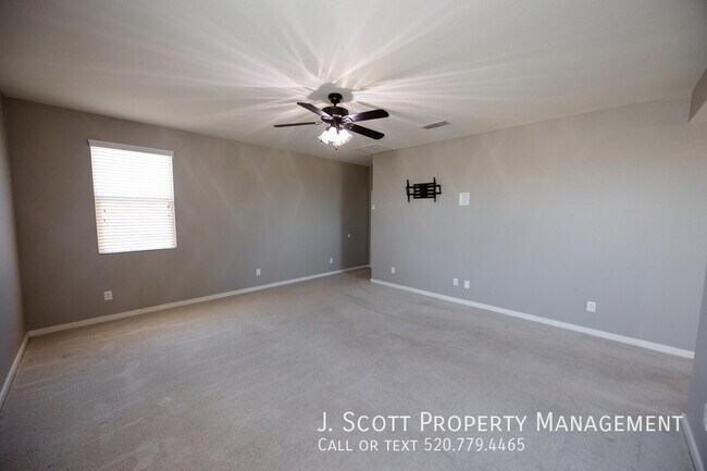 Building Photo - 1270 Carlsbad Dr