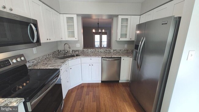 Building Photo - 442 Darby Ln