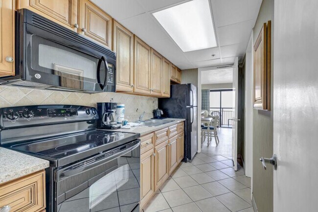 Building Photo - 3000 N Ocean Blvd