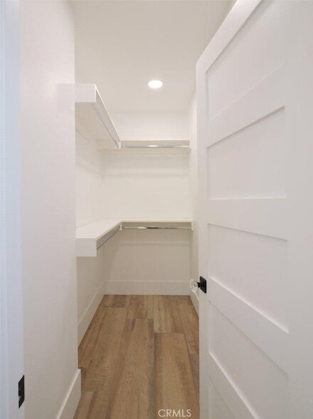Building Photo - 446 W 40th St