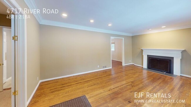 Building Photo - Bethesda/Friendship Heights Four Bedroom I...