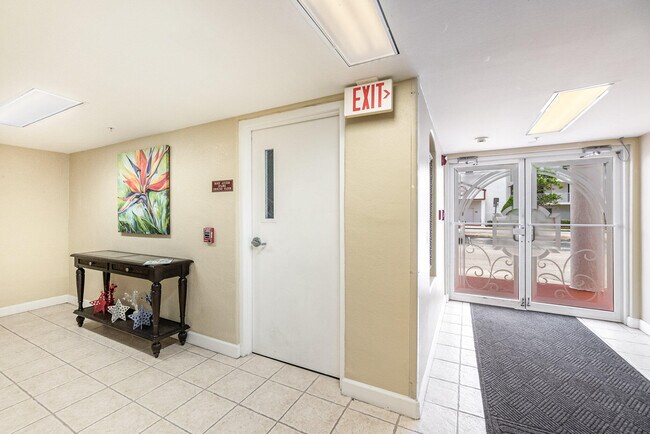Building Photo - 801 Del Rio Way