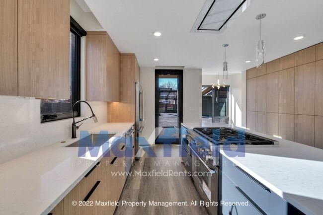 Building Photo - Luxury Sugarhouse Living | Pet Friendly | 2BD | 3BA | 1GA | 1CP 1875 Sq Ft