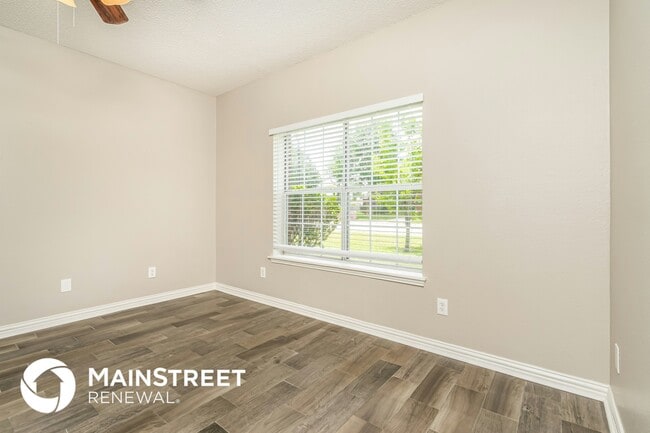 Building Photo - 7006 Cottonwood Cir