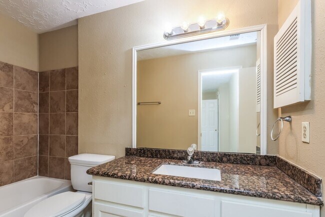 Building Photo - 20030 River Brook Dr