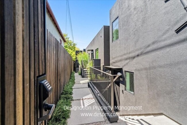 Building Photo - 3181 1/2 Verdugo Pl