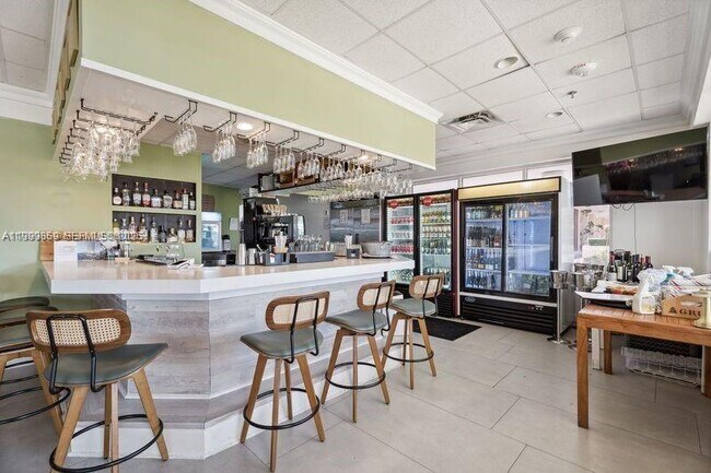 Building Photo - 5600 Collins Ave