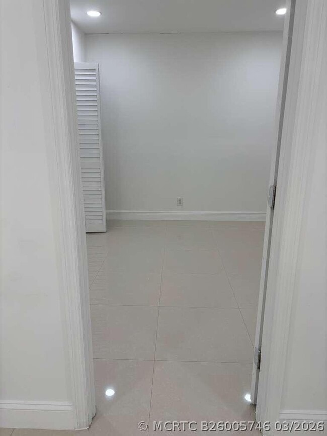 Building Photo - 710 Columbus Pkwy