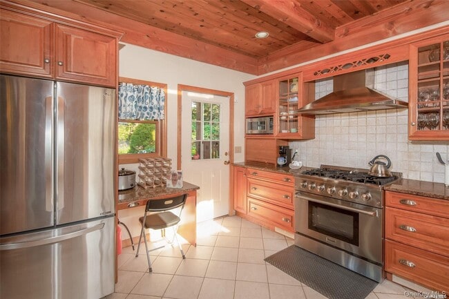 Building Photo - 48 Oakhurst Rd