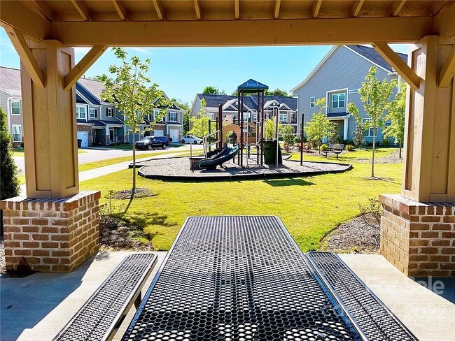 Building Photo - 4923 Harris Woods Blvd