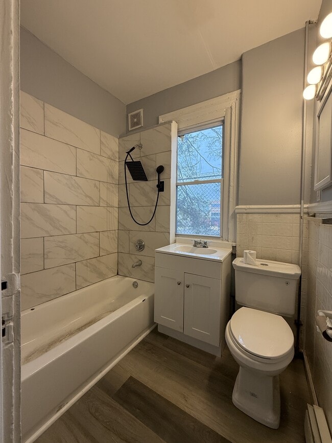 Building Photo - 96-98-98 Sargeant St