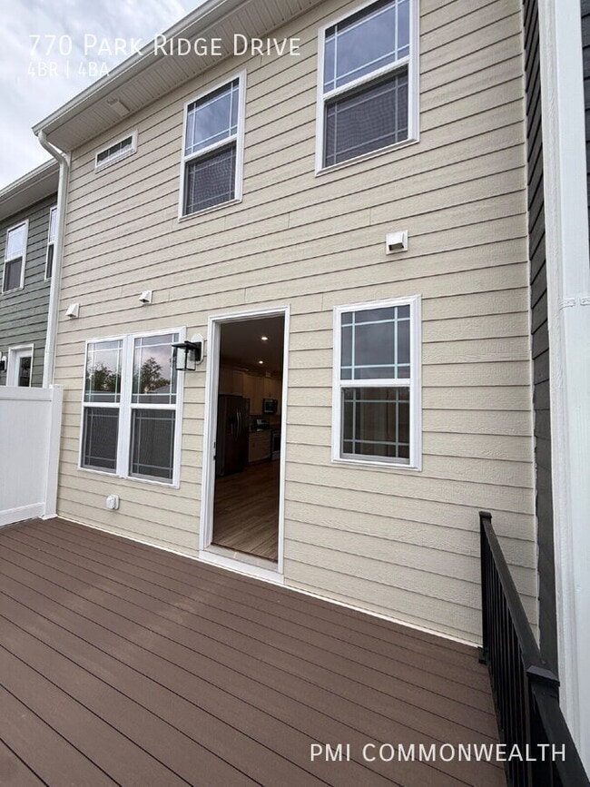 Building Photo - 770 Park Ridge Dr
