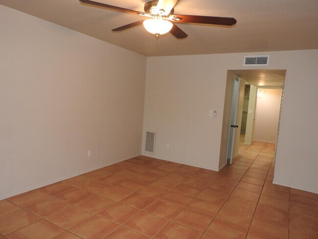 Building Photo - 4111 N 87th Pl