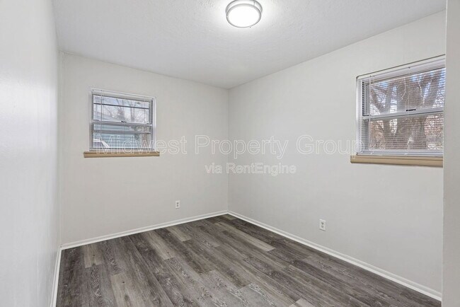 Building Photo - 1414 E Pitman Ave