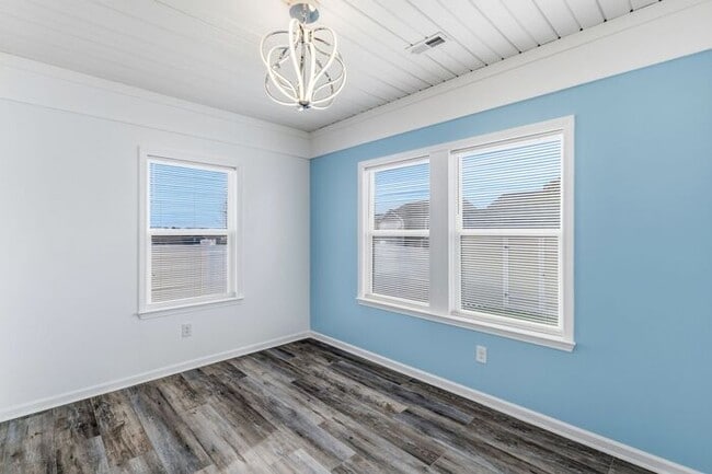 Building Photo - Experience Luxury Living in Reedy Fork