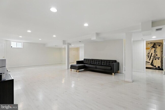 Building Photo - 2868 Pebble Beach Dr