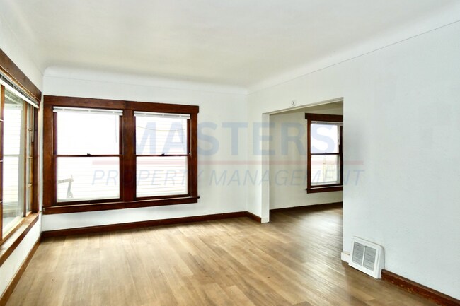 Building Photo - 2803 Chase St