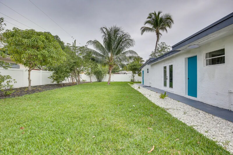 Building Photo - 2629 SW 6th Ct