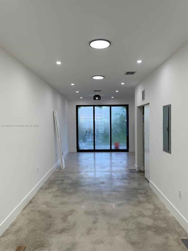 Building Photo - Northwest 99th Terrace, Miami, FL 33147 - 4 BR 3 BA townhouse