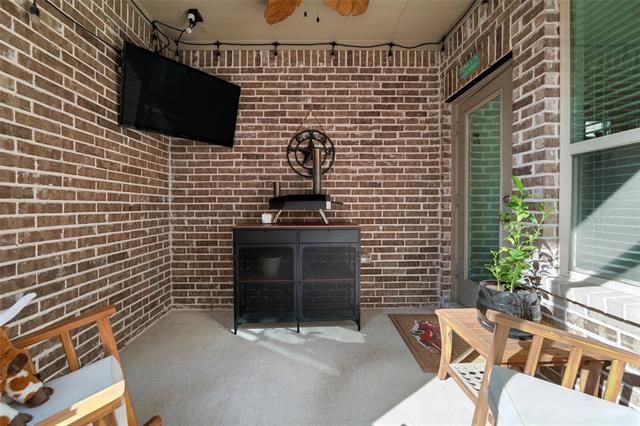 Building Photo - 2141 Olivereta Dr