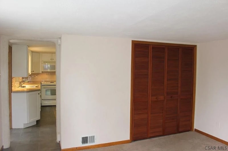 Building Photo - 207 Burkhard St