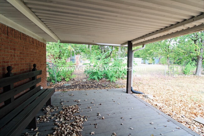 Building Photo - 5833 Westhaven Dr