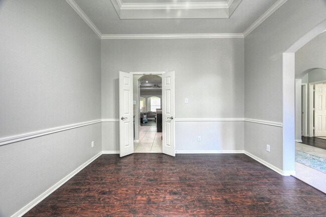 Building Photo - 7810 Oak Moss Dr