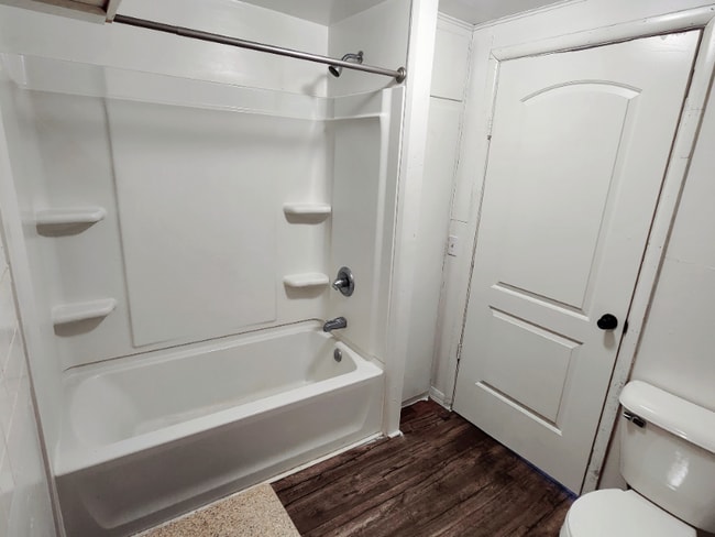 Building Photo - 612 6th St SW