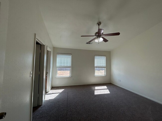 Building Photo - 111 Buck Run Dr
