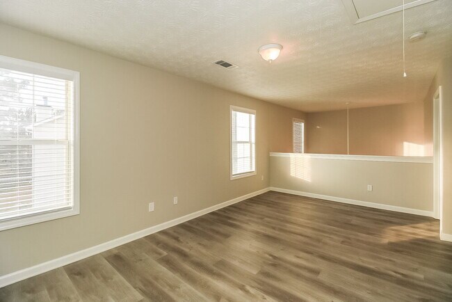 Building Photo - 7567 Winderemere Park