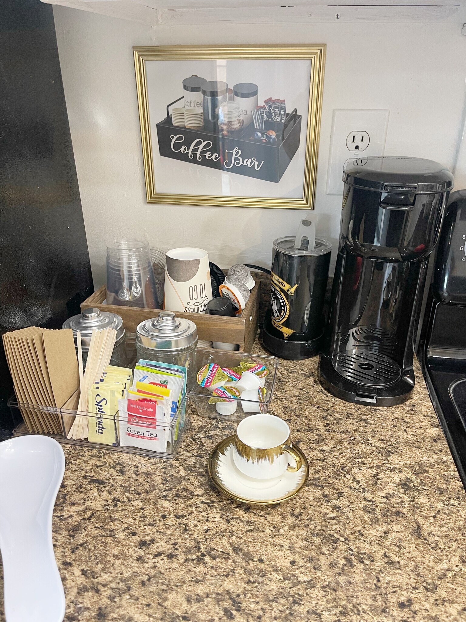 Building Photo - 4915 Weymouth St