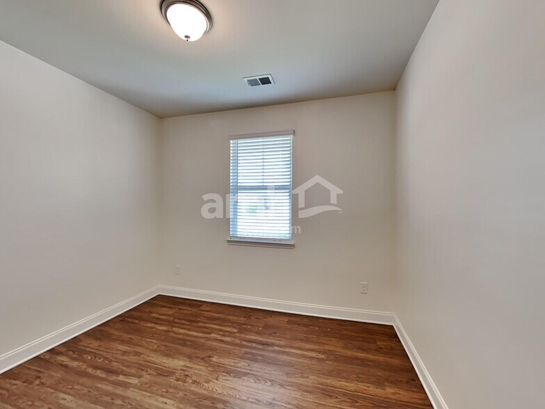 Building Photo - 2449 Napa Valley Dr