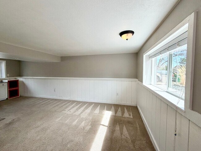 Building Photo - Acres Green Beauty