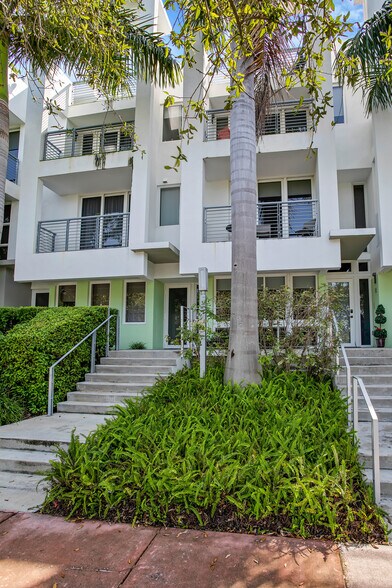 Building Photo - 87 N Shore Dr