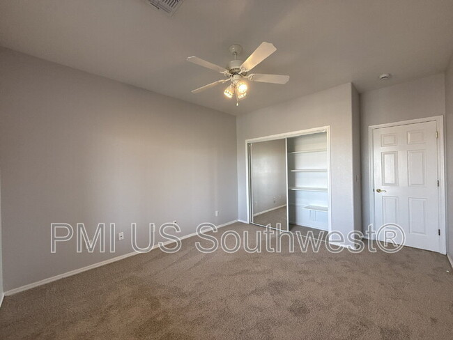 Building Photo - 2917 Desert Vista Dr