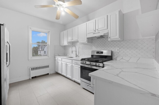 Primary Photo - 165 Virginia Ave